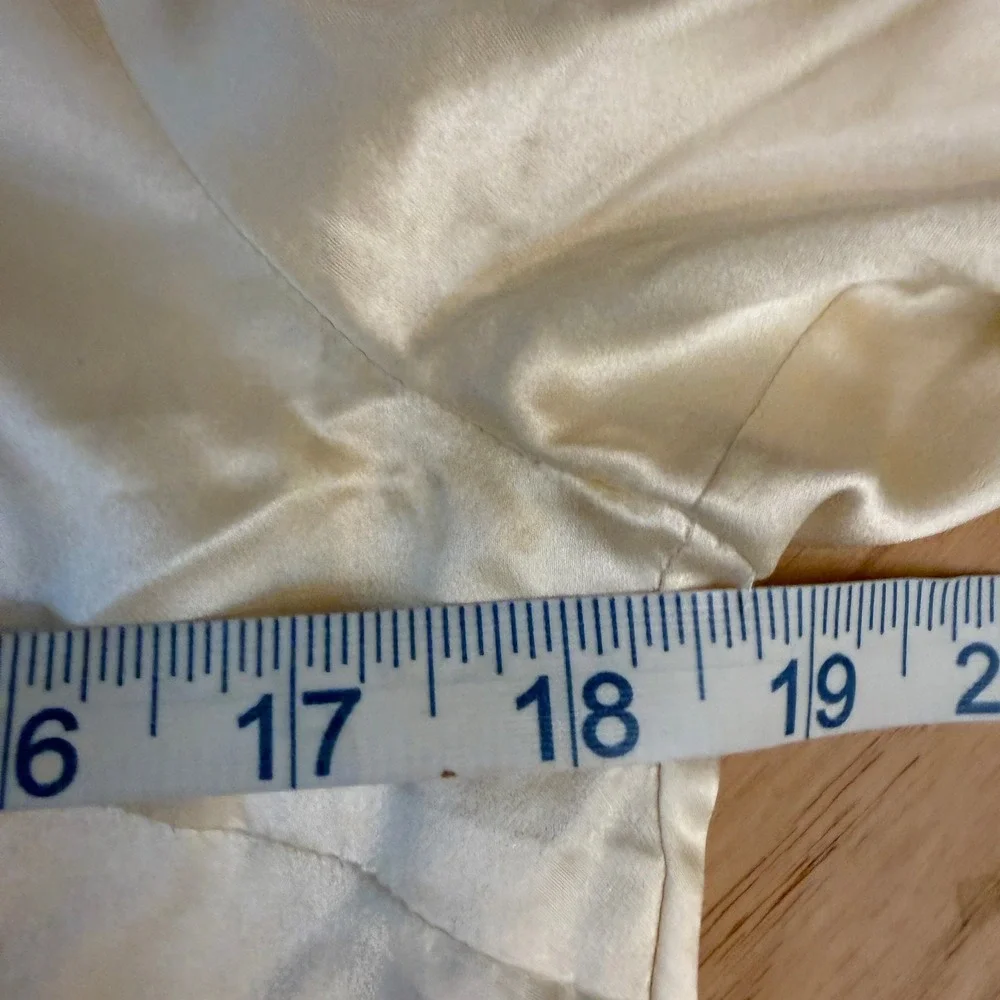 Tory Burch Silk Luxury Blouse Size 6 Off White Bow Neck Gold Button Long Sleeve